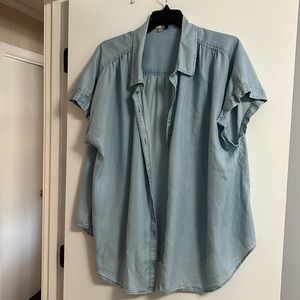 Wonderly (from Belk) light chambray button up, 4x